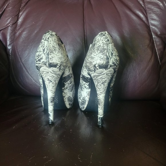 Iron Fist Black & White flower heels - Picture 3 of 4